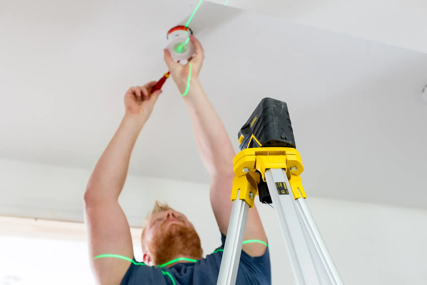 Nivelă laser STANLEY® FATMAX® cu 5 puncte și linie încrucișată verde